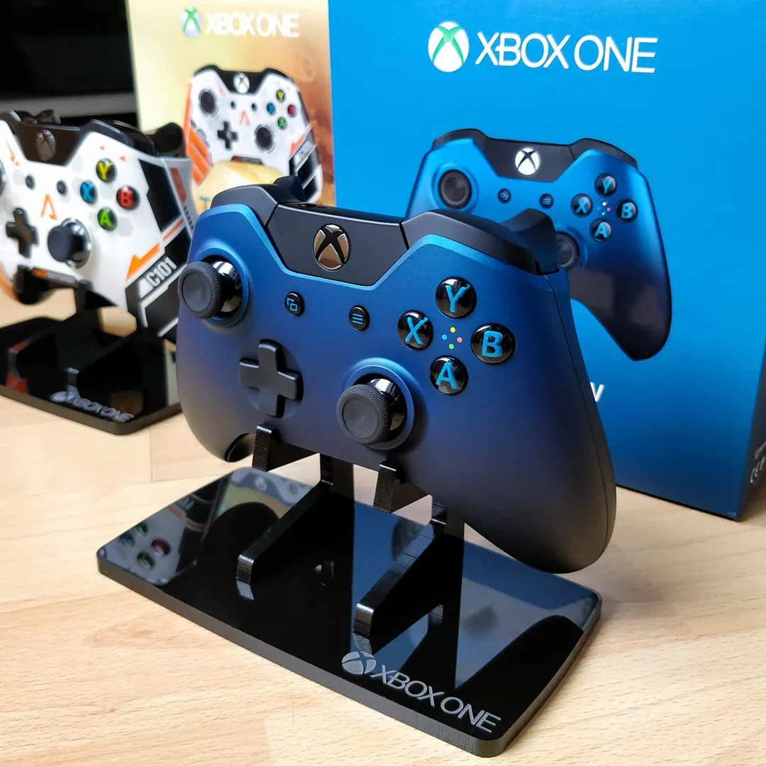 Display stand for Microsoft Xbox One Controller - Crystal Black | Rose Colored Gaming - Image 4